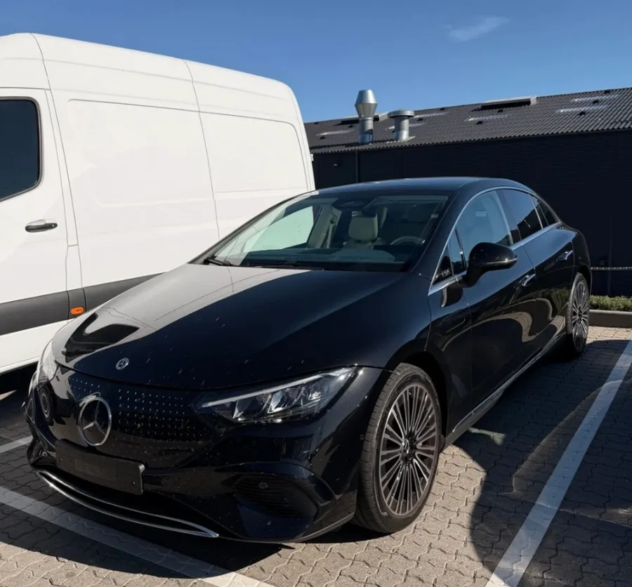 Mercedes-Benz EQE 300 Sort – solgt af THEO Import