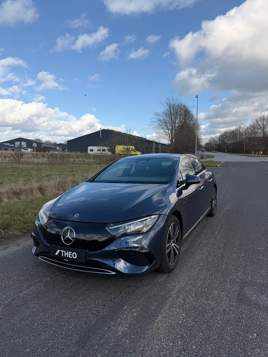 Mercedes-Benz EQE 300 Sort – solgt af THEO Import