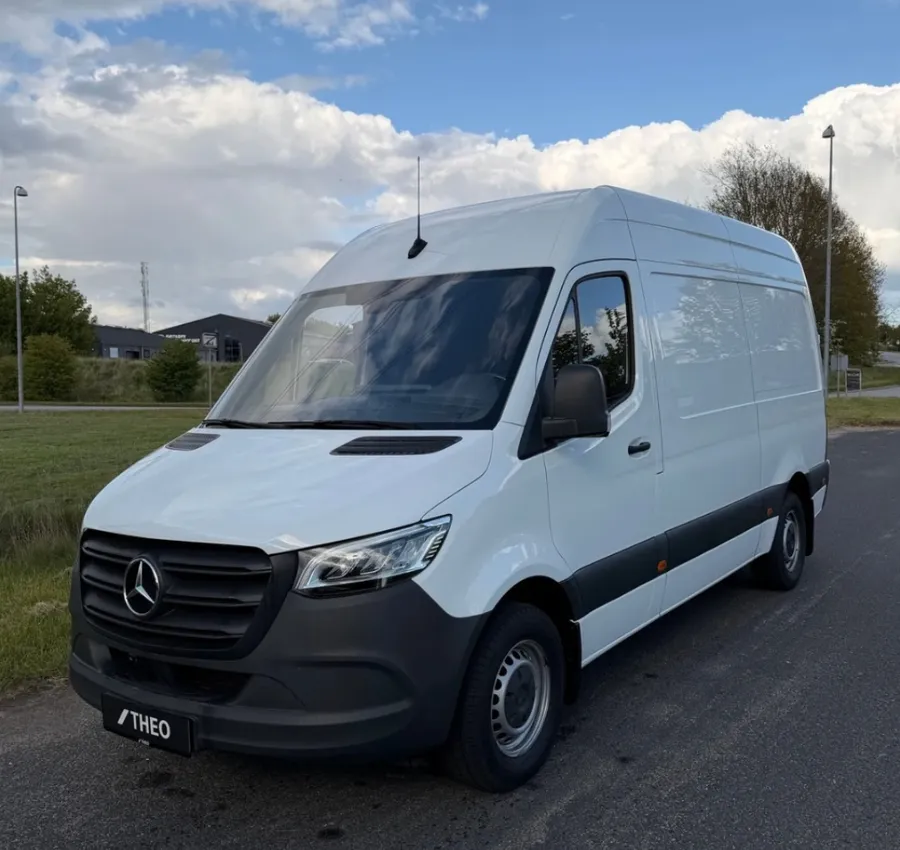 Mercedes-Benz Sprinter 317 CDI Hvid – solgt af THEO Import