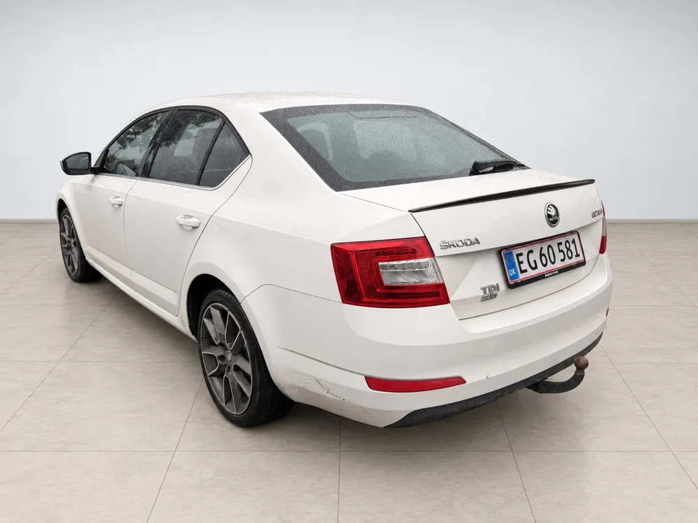 Skoda Octavia 2,0 TDI 150 Elegance Hvid – til salg hos THEO Import