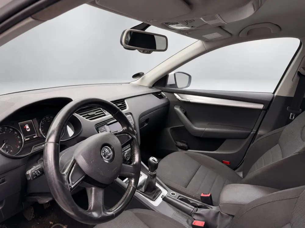 Skoda Octavia 2,0 TDI 150 Elegance Hvid – til salg hos THEO Import