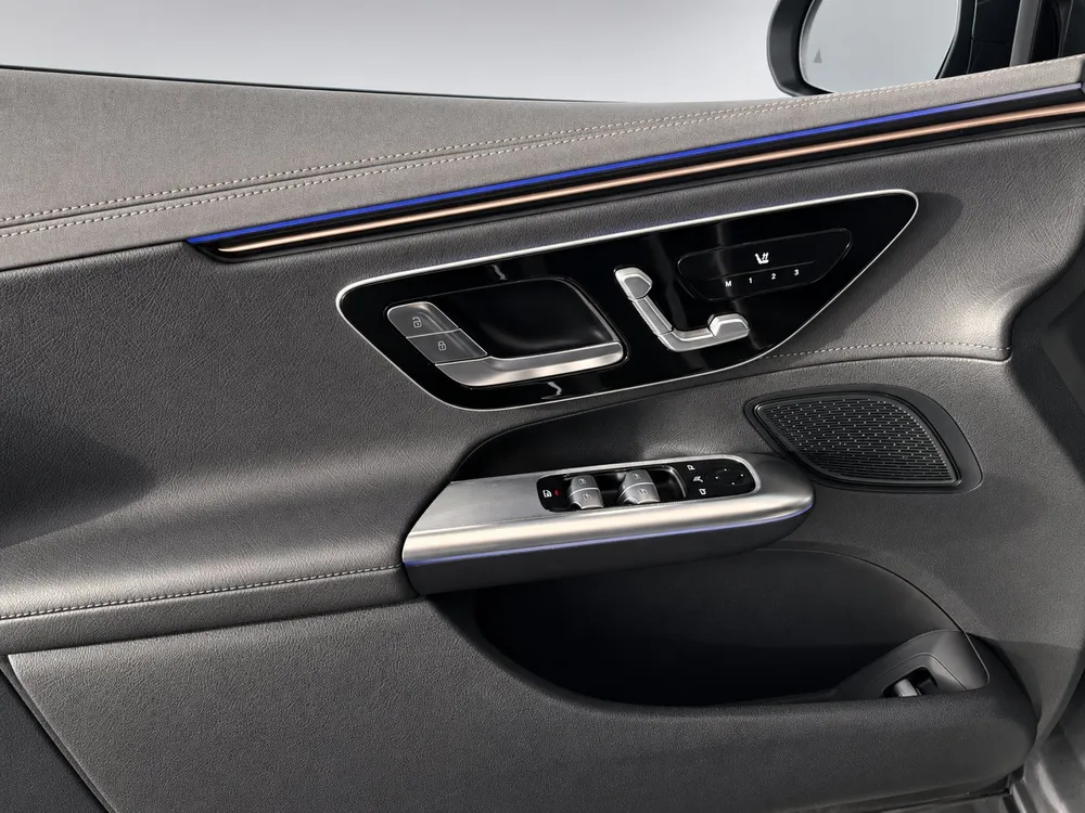 Mercedes-Benz EQE 300 Electric Art Blå metallic – til salg hos THEO Import